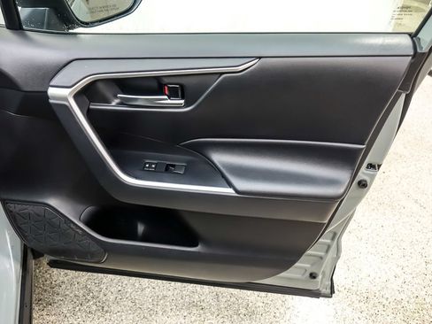 Used 2019 Toyota RAV4 XLE w/ All Weather Liner Package AWD/4WD image 25