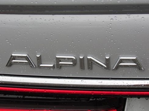 Used 2020 BMW ALPINA B7 xDrive w/ Luxury Rear Seating Package image 8