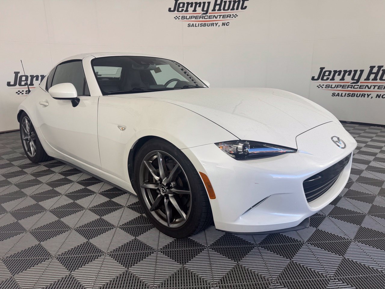 Used 2021 MAZDA MX-5 Miata RF Grand Touring RWD image 6
