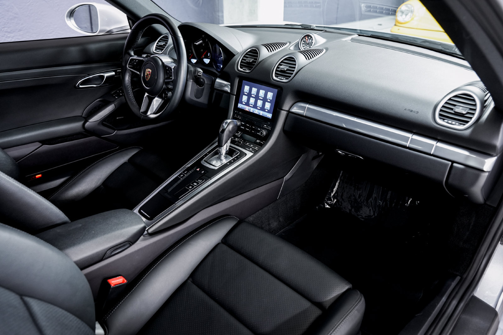 Used 2024 Porsche 718 Cayman RWD image 27