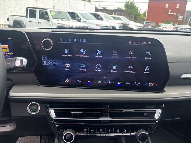 Used 2024 Chevrolet Traverse LT w/ Midnight/Sport Edition AWD/4WD image 15
