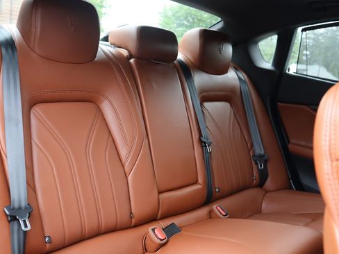 Used 2023 Maserati Quattroporte Modena Q4 AWD/4WD image 18
