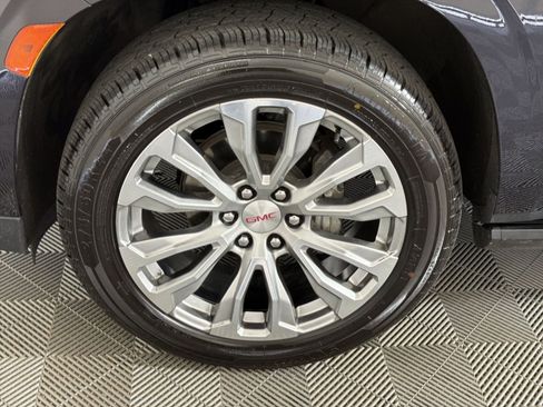 Used 2024 GMC Yukon Denali AWD/4WD image 12