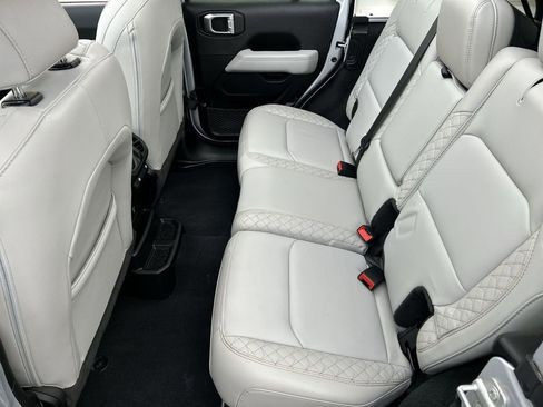 Used 2023 Jeep Wrangler Altitude image 26