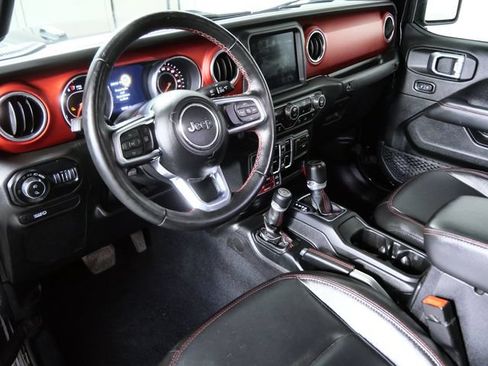 Used 2020 Jeep Gladiator Rubicon AWD/4WD image 3
