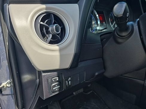 Used 2017 Toyota Corolla LE w/ Carpet Mat Package (TMS) FWD image 24