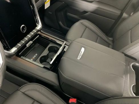 New 2026 GMC Yukon XL Denali w/ Sun & Power Step Package AWD/4WD image 21