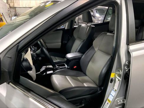 Used 2015 Toyota RAV4 Limited AWD/4WD image 8