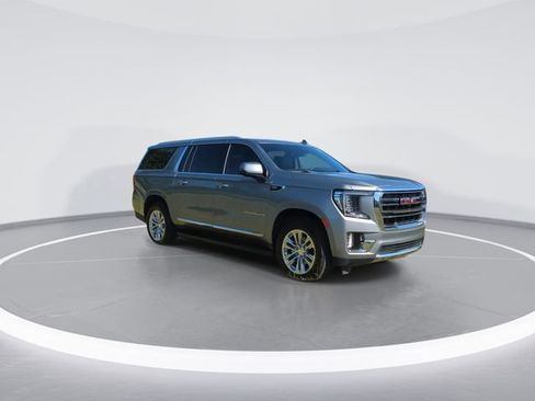 Used 2023 GMC Yukon XL SLT w/ SLT Premium Package AWD/4WD image 2