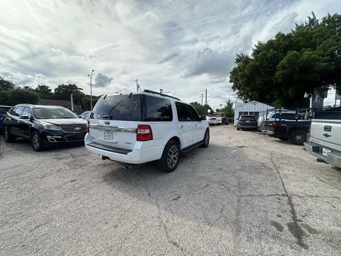 Used 2017 Ford Expedition XLT w/ Equipment Group 202A RWD image 6