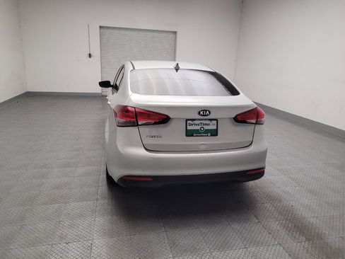 Used 2018 Kia Forte LX FWD image 6