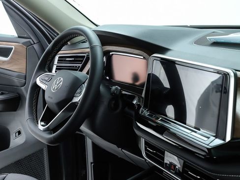 New 2026 Volkswagen Atlas SE FWD image 35