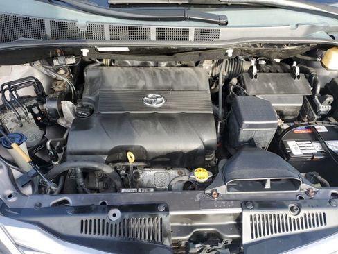 Used 2015 Toyota Sienna XLE image 10