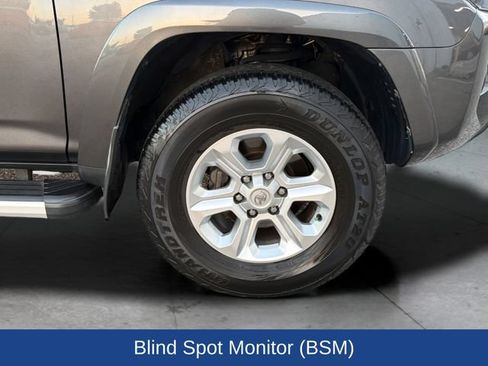 Used 2022 Toyota 4Runner SR5 Premium w/ Moonroof Package AWD/4WD image 29