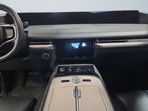 Used 2025 Lincoln Navigator Reserve w/ Jet Appearance Package AWD/4WD image 10