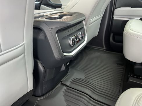 Used 2025 Ford Expedition Platinum w/ Driver's Package AWD/4WD image 56