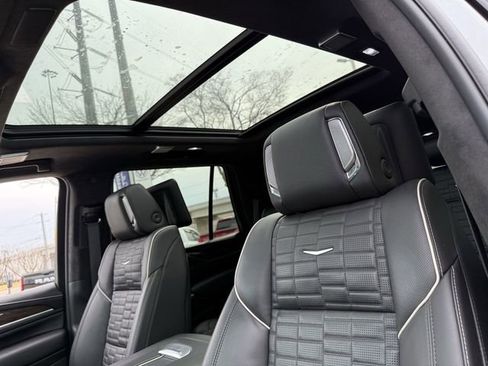 Used 2024 Cadillac Escalade Sport Platinum w/ LPO, ONYX Package AWD/4WD image 22