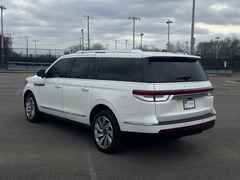 Used 2024 Lincoln Navigator L Reserve image 4