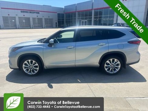 Used 2021 Toyota Highlander Limited w/ Protection Package #3 (TMS) AWD/4WD image 7