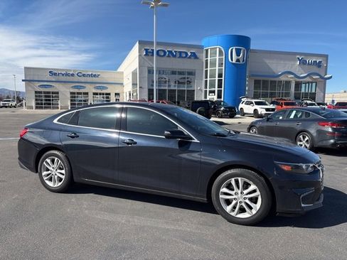 Used 2016 Chevrolet Malibu LT image 1
