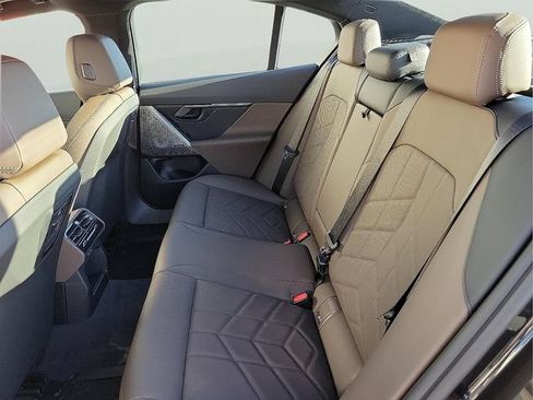 Certified 2026 BMW i5 eDrive40 RWD image 16