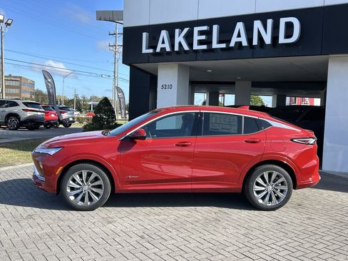 New 2026 Buick Envista Avenir image 3