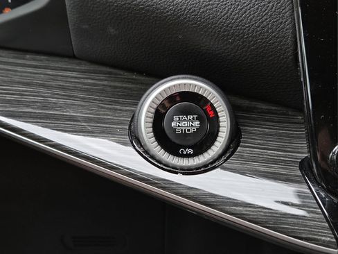 Certified 2022 Jeep Wagoneer Series II AWD/4WD image 18