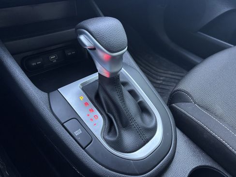 Used 2023 Kia Forte LXS image 11