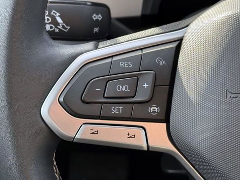 Used 2021 Volkswagen Atlas Cross Sport SE image 20