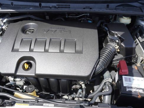 Used 2017 Toyota Corolla SE FWD image 22