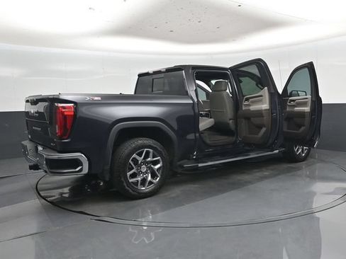 Used 2022 GMC Sierra 1500 SLT AWD/4WD image 53