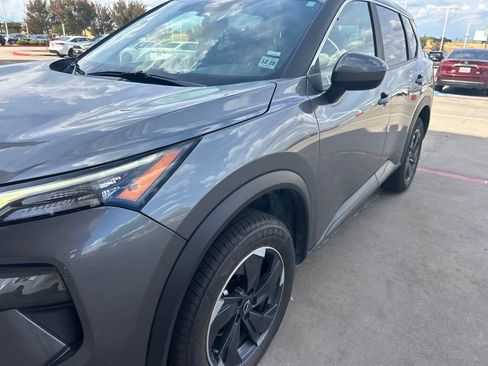 Used 2025 Nissan Rogue SV AWD/4WD image 24