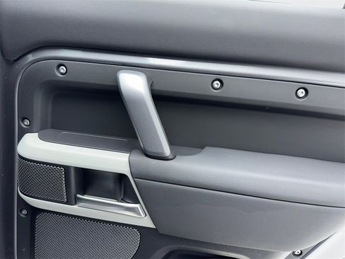 Used 2024 Land Rover Defender 110 X-Dynamic SE image 55