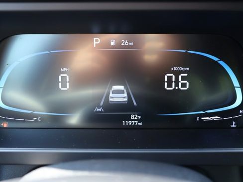 Used 2025 Hyundai Elantra Sport FWD image 15