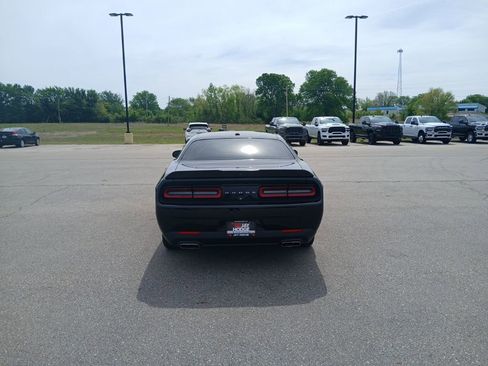 Used 2023 Dodge Challenger SXT RWD image 7