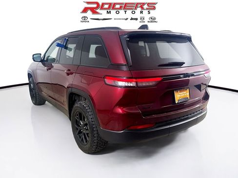 Certified 2025 Jeep Grand Cherokee Altitude AWD/4WD image 6
