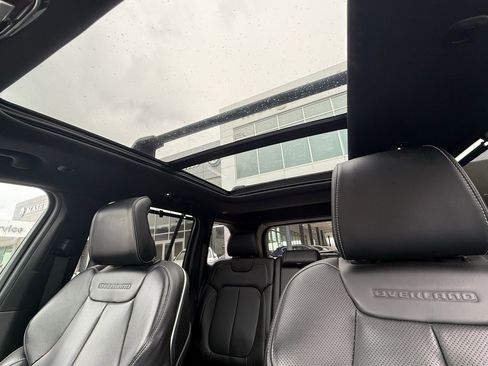 Used 2022 Jeep Grand Cherokee Overland w/ Advanced Protech Group III image 32