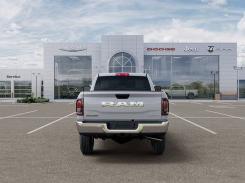 New 2026 RAM 2500 Big Horn AWD/4WD image 8