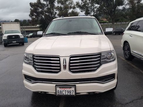 Used 2017 Lincoln Navigator Select image 7