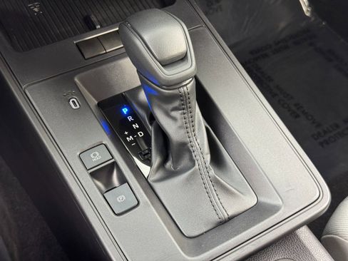 Used 2026 Toyota Corolla Cross LE image 18