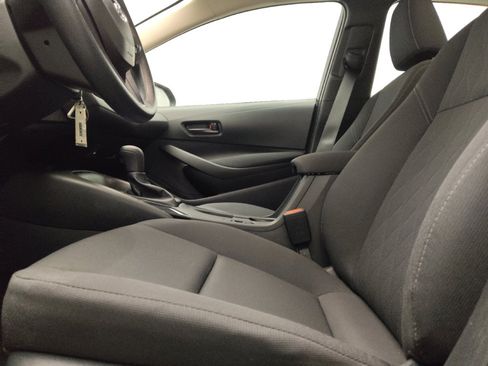 Used 2025 Toyota Corolla LE FWD image 17