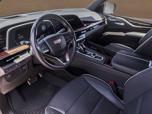 Used 2023 Cadillac Escalade Premium Luxury w/ LPO, Radiant Package AWD/4WD image 10