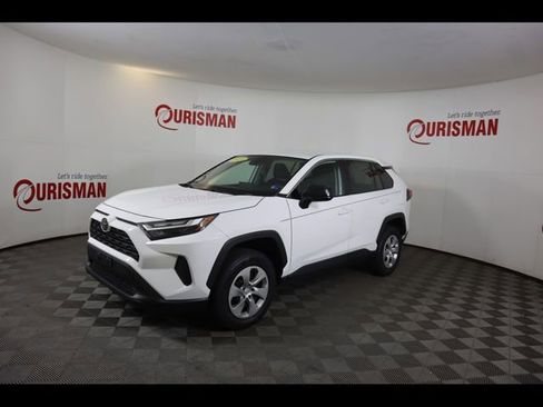 Used 2023 Toyota RAV4 LE FWD image 5