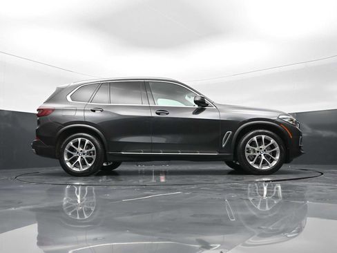 Used 2023 BMW X5 xDrive40i AWD/4WD image 28