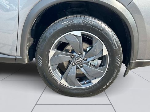 Used 2024 Nissan Rogue SV AWD/4WD image 12