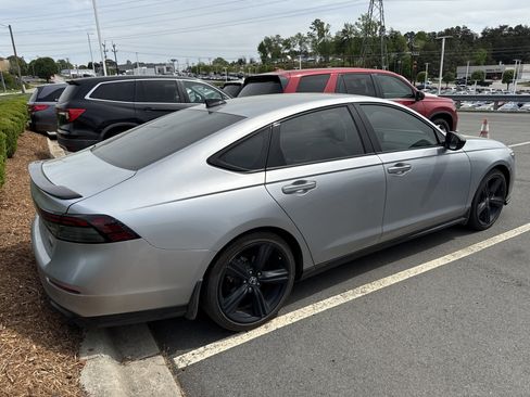 Used 2024 Honda Accord Sport image 10