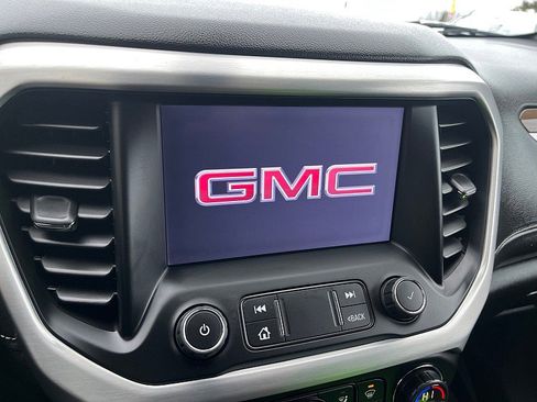 Used 2020 GMC Acadia SLE w/ Driver Convenience Package image 30