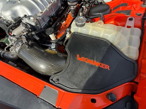 Used 2016 Dodge Challenger SRT Hellcat image 39