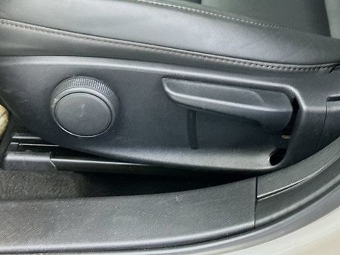 Used 2024 MAZDA MAZDA3 s FWD image 18