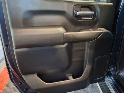 Used 2020 Chevrolet Silverado 1500 Custom w/ Custom Value Package AWD/4WD image 13